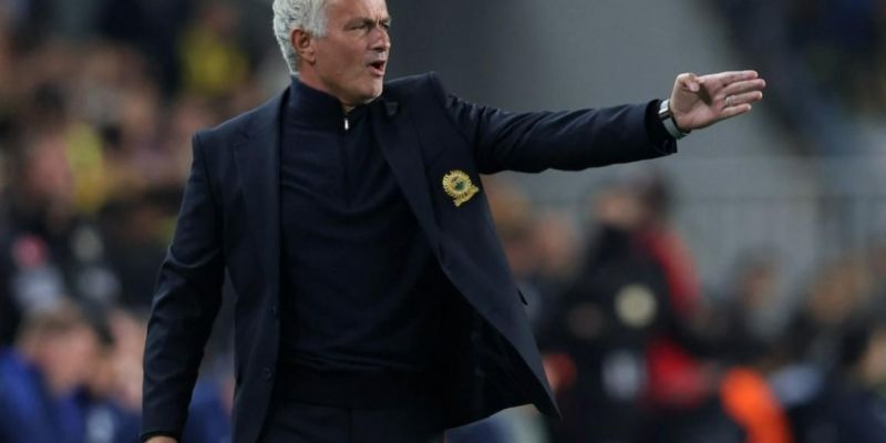 Mourinho bị các thành viên ủy ban chế giễu